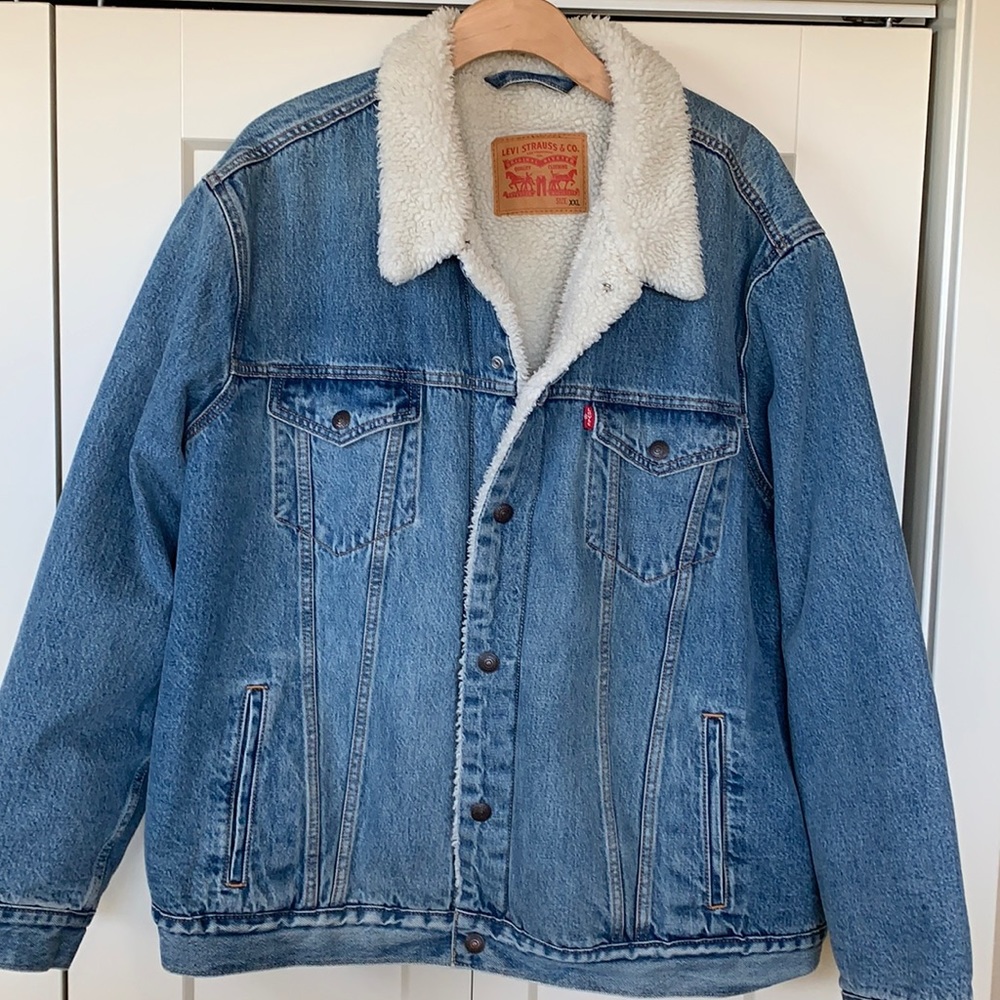 Levi's Men's Sherpa Trucker Jacket
Levi Strauss Jean Fleece Lined jacket XXL
